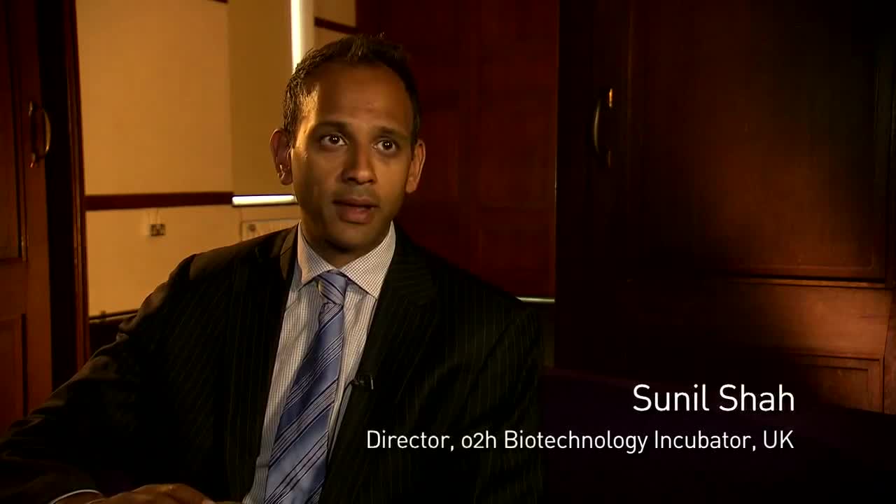 How could medical data crunching contribute to personalised drugs